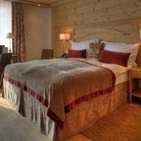 Le Petit Cervin Hotel Zermatt Ngoại thất bức ảnh A bed